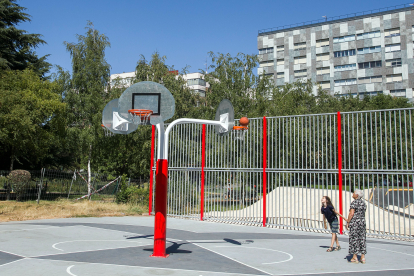 Zona destinada al baloncesto 3x3 en el parque Buenavista de Gamonal.