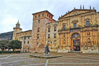 Fachada del monasterio de San Salvador de Oña