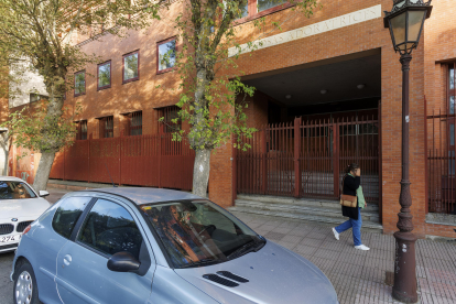 La antigua residencia de las Madres Adoratrices en el número 5 del paseo del Empecinado dará paso a los proyectos sociosanitarios de la Cofradía de la Concepción.