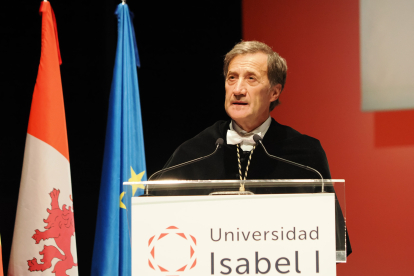 Alberto Gómez Barahona, rector de la Universidad Isabel I.