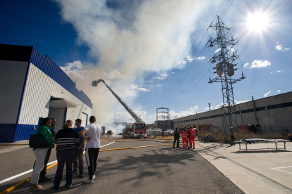 Incendio en Torreplas, polígono de Gamonal.
