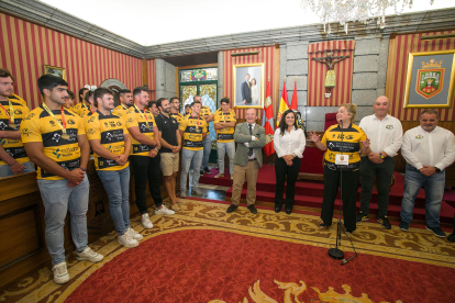 Homenaje de Burgos a los supercampeones de rugby