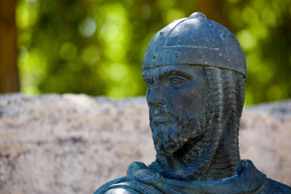 Escultura que conmemora al Cid en Vivar del Cid, donde se cree que nació el insigne héroe castellano.