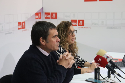 Jesús Puente y Virginia Jiménez durante su intervención sobre la Sanidad en Burgos y en Miranda.