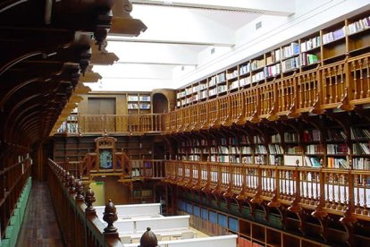 Biblioteca "Castilla y León" de la Diputación Provincial de Burgos en el monasterio de San Agustín.
