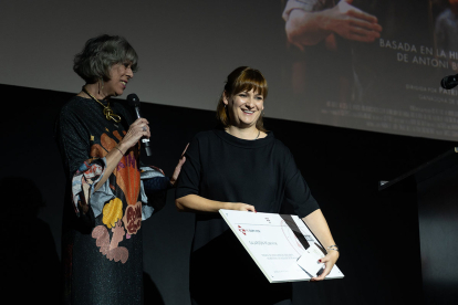 La directora de la película, Patricia Font, recogió el premio.