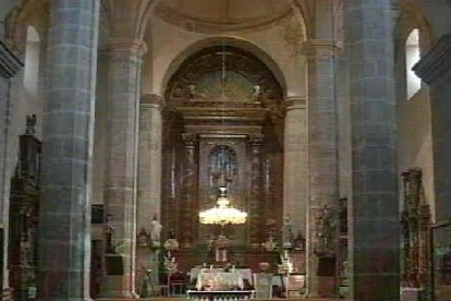 Interior de la iglesia de San Nicolás de Bari.