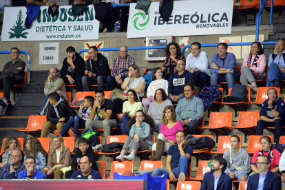 Imagen del partido entre el Grupo Ureta Tizona y Grupo Alega Cantabria.