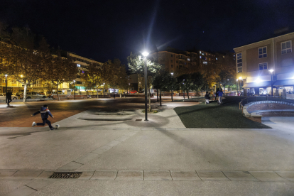 El jueves ya se reguló la iluminación de la Plaza de San Pedro de la Fuente y La Cecina.