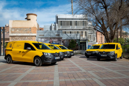 Flota de furgonetas eléctricas adquiridas por correos. En Burgos hay 21 vehículos de cero emisiones.