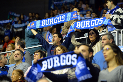 Imagen del partido entre el Longevida San Pablo Burgos y el Ourense.