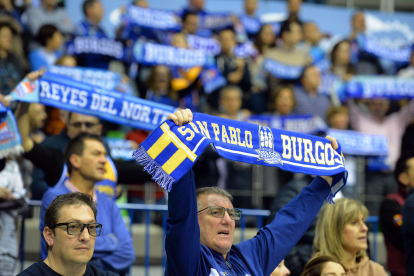 Imagen del partido entre el Longevida San Pablo Burgos y el Ourense.