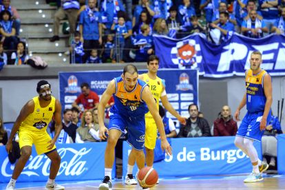 Imagen del partido entre el Longevida San Pablo Burgos y el Ourense.