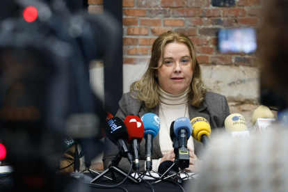 La alcaldesa Cristina Ayala, durante la rueda de prensa de balance de seis meses de mandato en el Ayuntamiento de Burrgos.