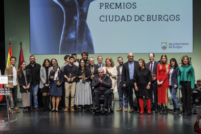 Foto de grupo de los galardonados en los Premios Ciudad de Burgos.