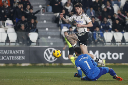 Imagen del partido entre el Burgos CF y el Albacete.