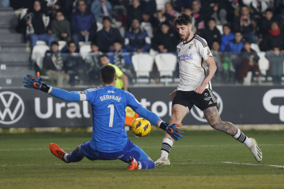 Imagen del partido entre el Burgos CF y el Albacete.