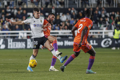 Imagen del partido entre el Burgos CF y el Albacete.