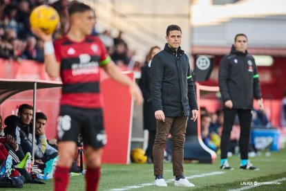 Lisci sigue el desarrollo del juego.