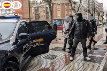 La Policía Nacional detiene a un joven que regentaba un 'punto negro' de venta de droga en Burgos.