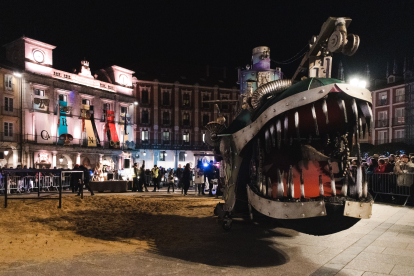 Instante del entierro de la Sardina del Carnaval de Burgos 2024.