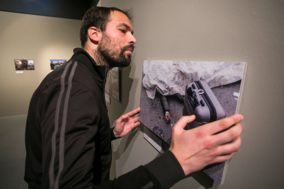 Diego Herrera, en la inauguración de su exposición 'Ucrania, la última guerra en Europa'.