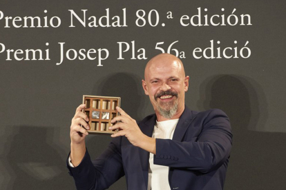 Pérez Gellida recibió el Premio Nadal, como es tradición, la noche del 6 de enero.