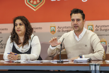 Estrella Paredes y Daniel de la Rosa, en rueda de prensa.