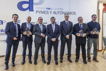 Entrega de los Premios de FAE y Cajaviva a Pymes y Autónomos 2024.