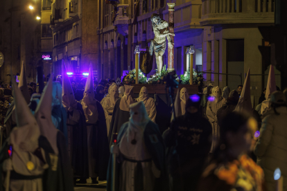 La imagen de Jesús Atado a la Columna es protagonista de esta procesión que parte del Círculo Católico de Obreros.
