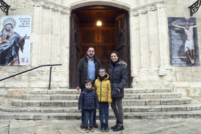 La familia Sáez Vicario en la Iglesia de San Gil