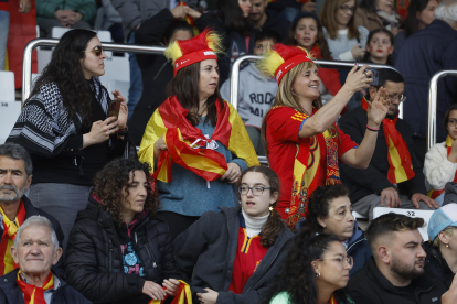 Imagen del público durante el partido entre España y República Checa.