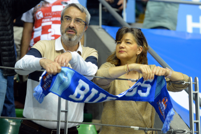 Imagen del público durante el partido entre el San Pablo Burgos y el Fuenlabrada.