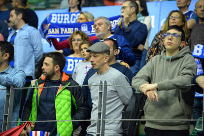 Imagen del público durante el partido entre el San Pablo Burgos y el Fuenlabrada.