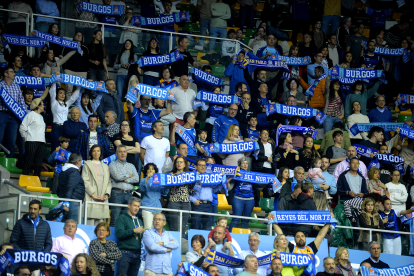 Imagen del público durante el partido entre el San Pablo Burgos y el Fuenlabrada.