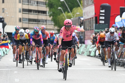 Primera etapa de la IX Vuelta a Burgos Féminas.