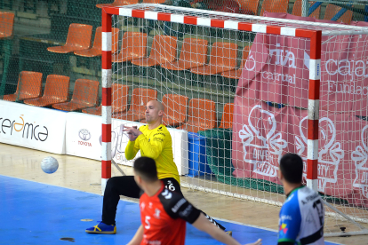 Imagen del partido del UBU San Pablo Burgos y el Valinox.