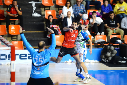 Imagen del partido del UBU San Pablo Burgos y el Valinox.