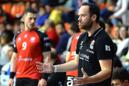 Imagen del partido del UBU San Pablo Burgos y el Valinox.