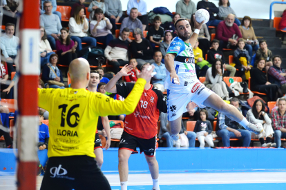 Imagen del partido del UBU San Pablo Burgos y el Valinox.