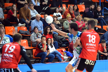 Imagen del partido del UBU San Pablo Burgos y el Valinox.