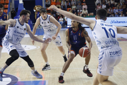 Imagen del partido entre el Grupo Ureta Tizona Burgos y Guuk Gipuzkoa.