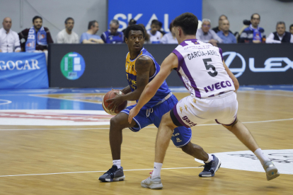 Un momento del partido disputado el pasado domingo contra el Valladolid.