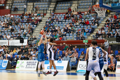 Imagen del partido entre el Guuk Gipuzkoa y el Grupo Ureta Tizona Burgos.