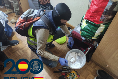 La Policía Nacional durante la 'Operación Piraña', que ha permitido sacar de la circulación 600 gramos de cocaína.