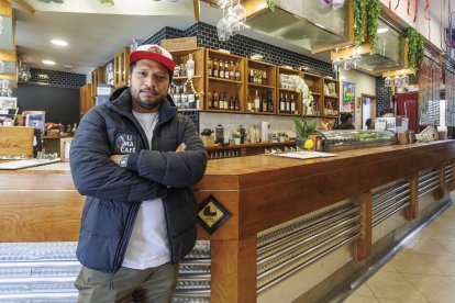 Ray Reyes propietario del Lima Café