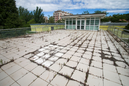 Los vestuarios y el césped resembrado están listos para recibir a los bañistas desde este lunes, 17 de junio.