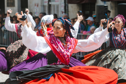 El esquileo, los bailes, la música tradicional y el reparto de queso y vino forman parte de la Fiesta.