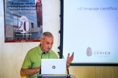 Un momento de la conferencia de José María Bermúdez de Castro por el 20 aniversario del Cenieh que dirigió hasta 2012.
