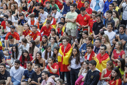 Los aficionados disfrutaron del partido en la Plaza Mayor.